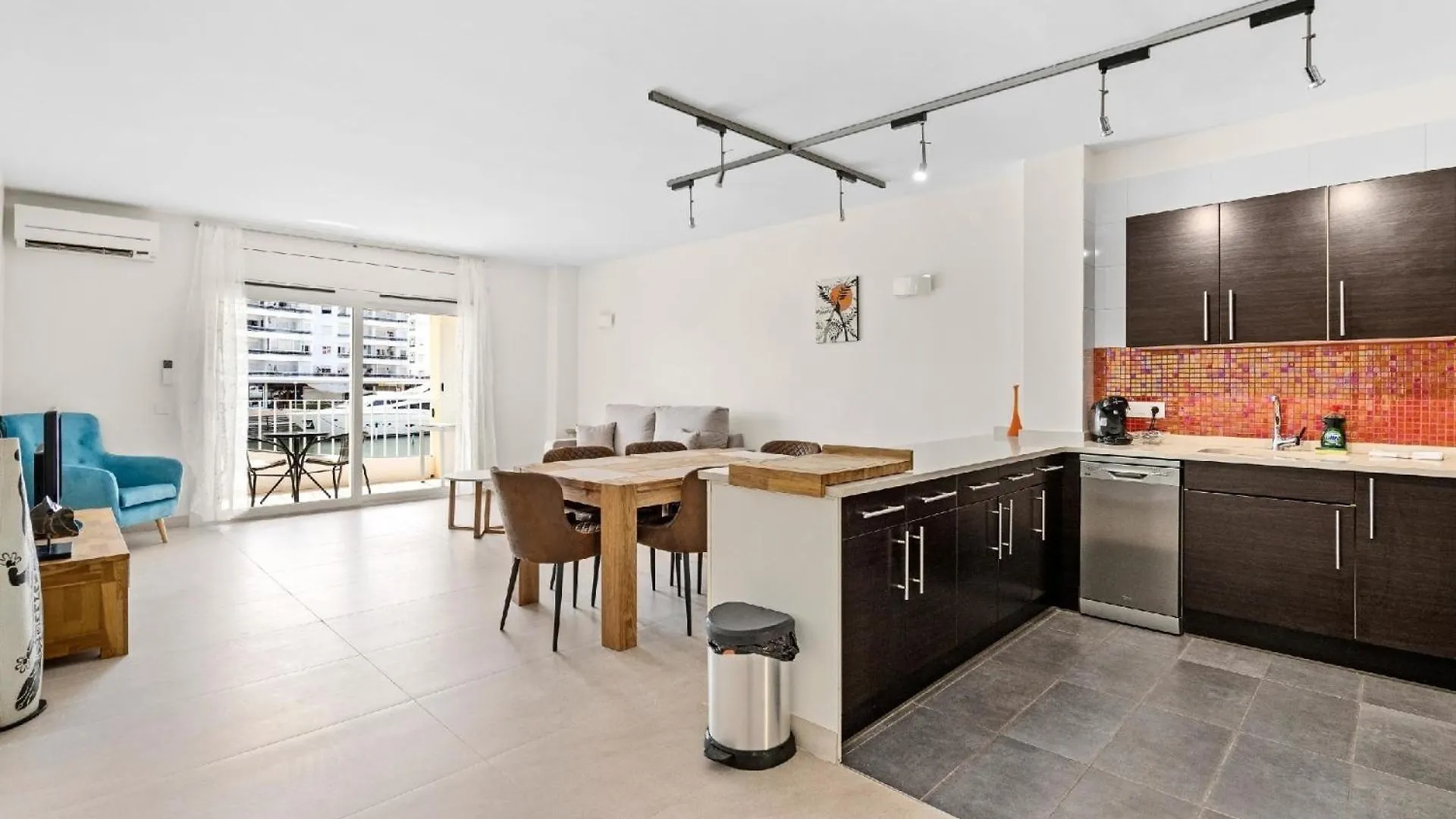 Ferienwohnung Fuer 5 Personen Ca 90 Qm In Empuriabrava, Costa Brava Golf De Roses
